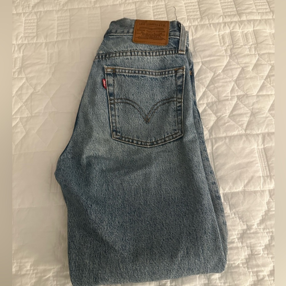 Levis wedgie fit ankle jeans in wash no longer available!